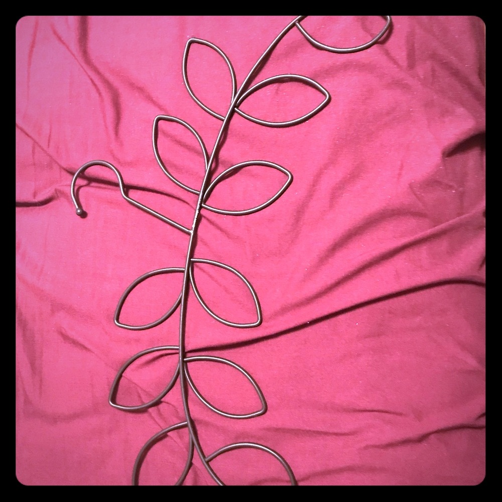 Scarf hanger